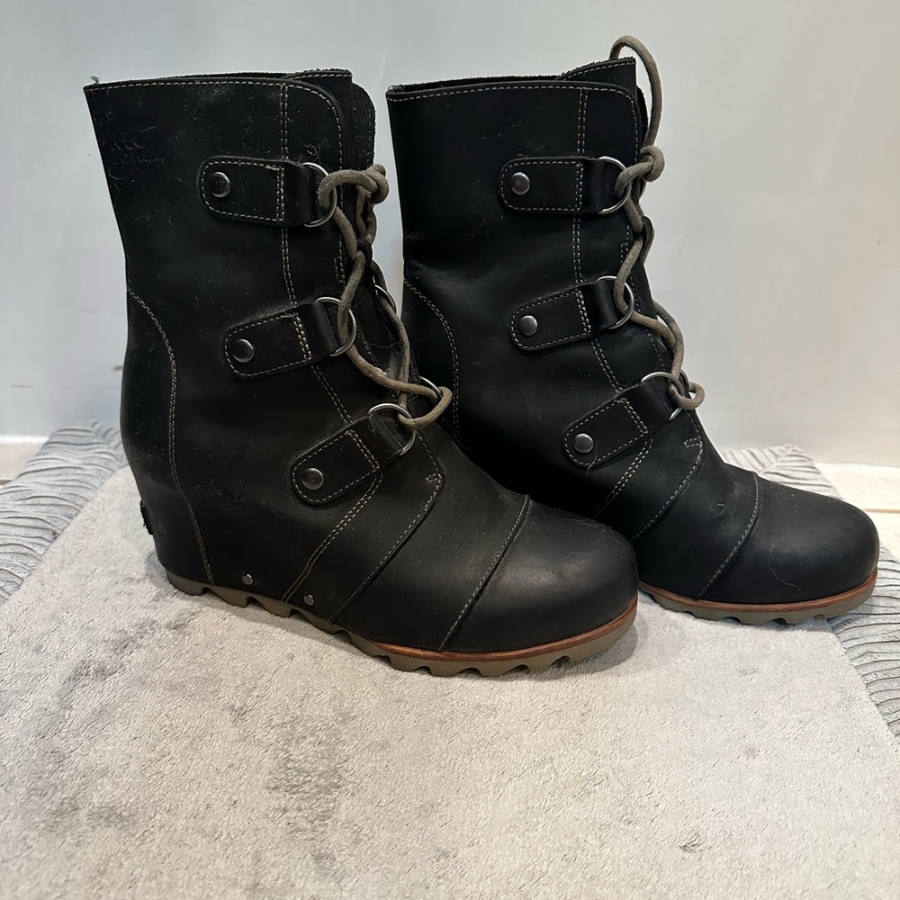 Sorel | Joan of Arc Wedges | Mid | Black | Leather | 8.5